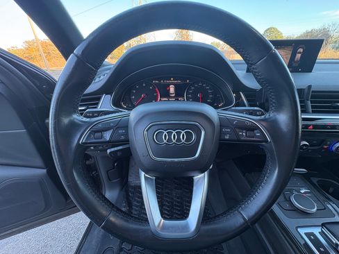 Used 2017 Audi Q7 3.0T Premium image 11