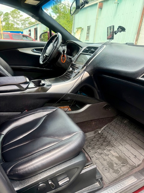 Used 2017 Lincoln MKX Premiere FWD image 11