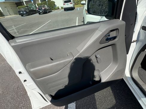 Used 2019 Nissan Frontier S image 12