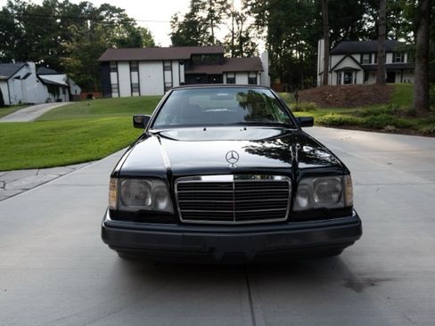 Used 1995 Mercedes-Benz E 320 Convertible image 2