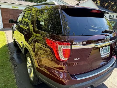 Used 2018 Ford Explorer XLT w/ Equipment Group 202A AWD/4WD image 5