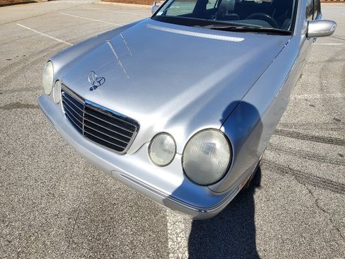 Used 2001 Mercedes-Benz E 320 Sedan image 2
