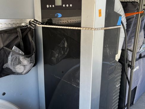 Used 2017 Mercedes-Benz Sprinter 2500 image 17