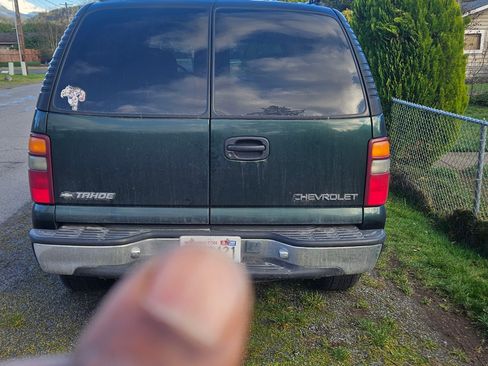 Used 2001 Chevrolet Tahoe LS w/ LS Preferred Equipment Group image 4
