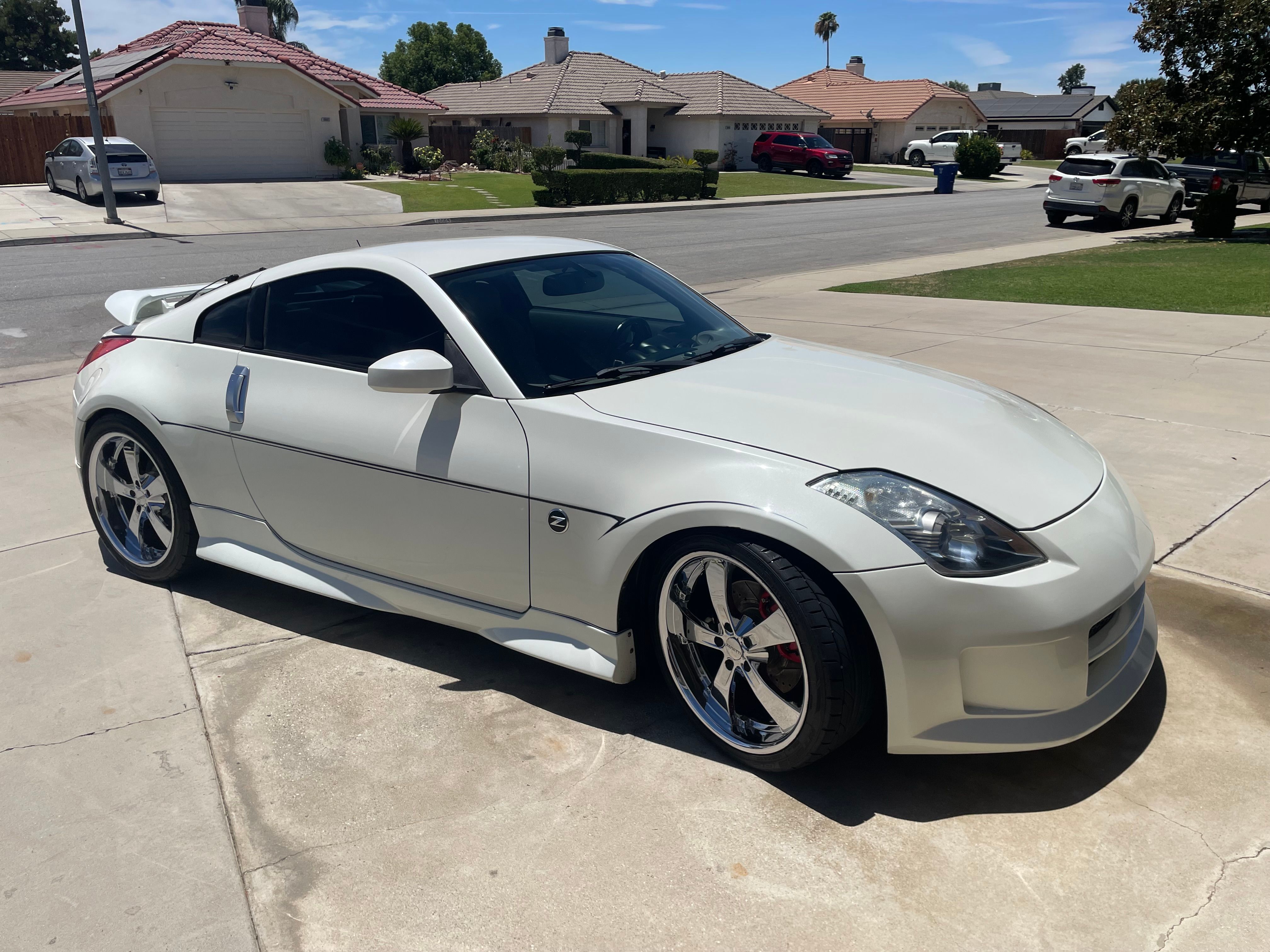 Used 2006 Nissan 350Z Touring w/ (N93) Cargo Convenience Pkg RWD image 6