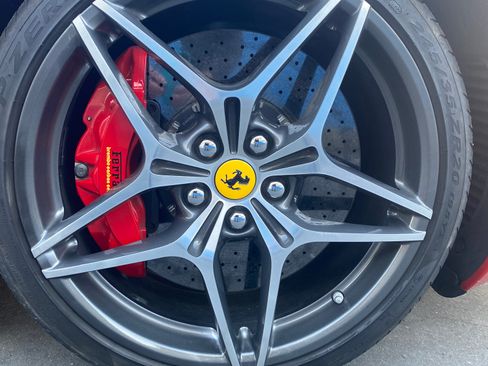 Used 2015 Ferrari California T image 23