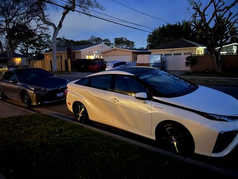 Used 2020 Toyota Mirai FWD image 4