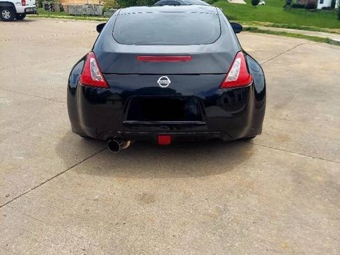 Used 2017 Nissan 370Z Coupe RWD image 5
