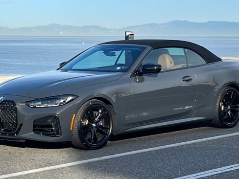 Used 2022 BMW M440i Convertible image 2