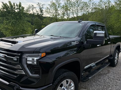 Used 2024 Chevrolet Silverado 3500 High Country w/ High Country Premium Package AWD/4WD image 1