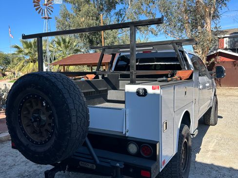 Used 2018 Ford F250 Lariat w/ Lariat Value Package image 19