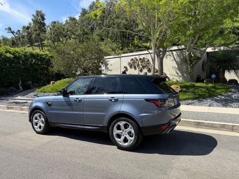 Used 2020 Land Rover Range Rover Sport HSE image 5