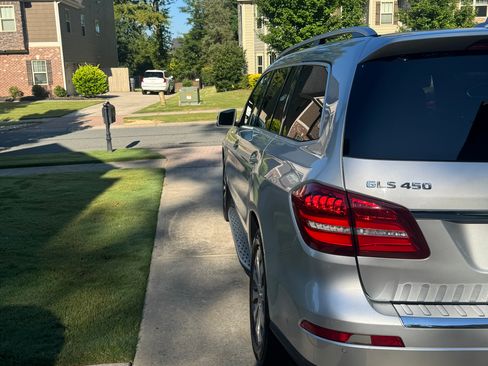 Used 2019 Mercedes-Benz GLS 450 4MATIC image 6