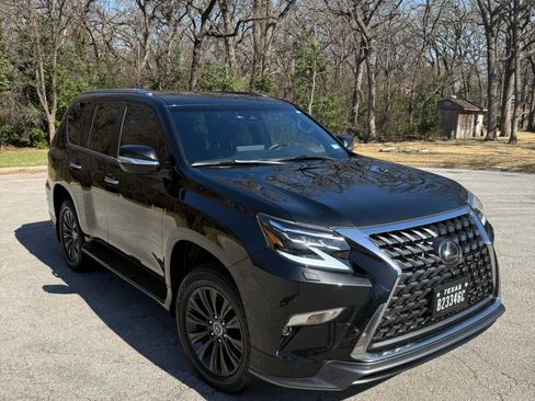 Used 2023 Lexus GX 460 Luxury w/ Sport Design Package image 2