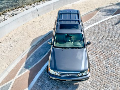 Used 2005 Lexus LX 470 4WD image 12