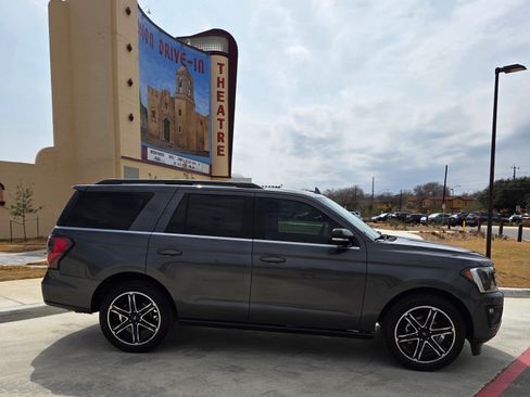 Used 2019 Ford Expedition Limited w/ Equipment Group 303A image 9