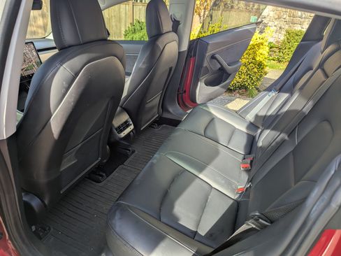 Used 2018 Tesla Model 3 Long Range image 17