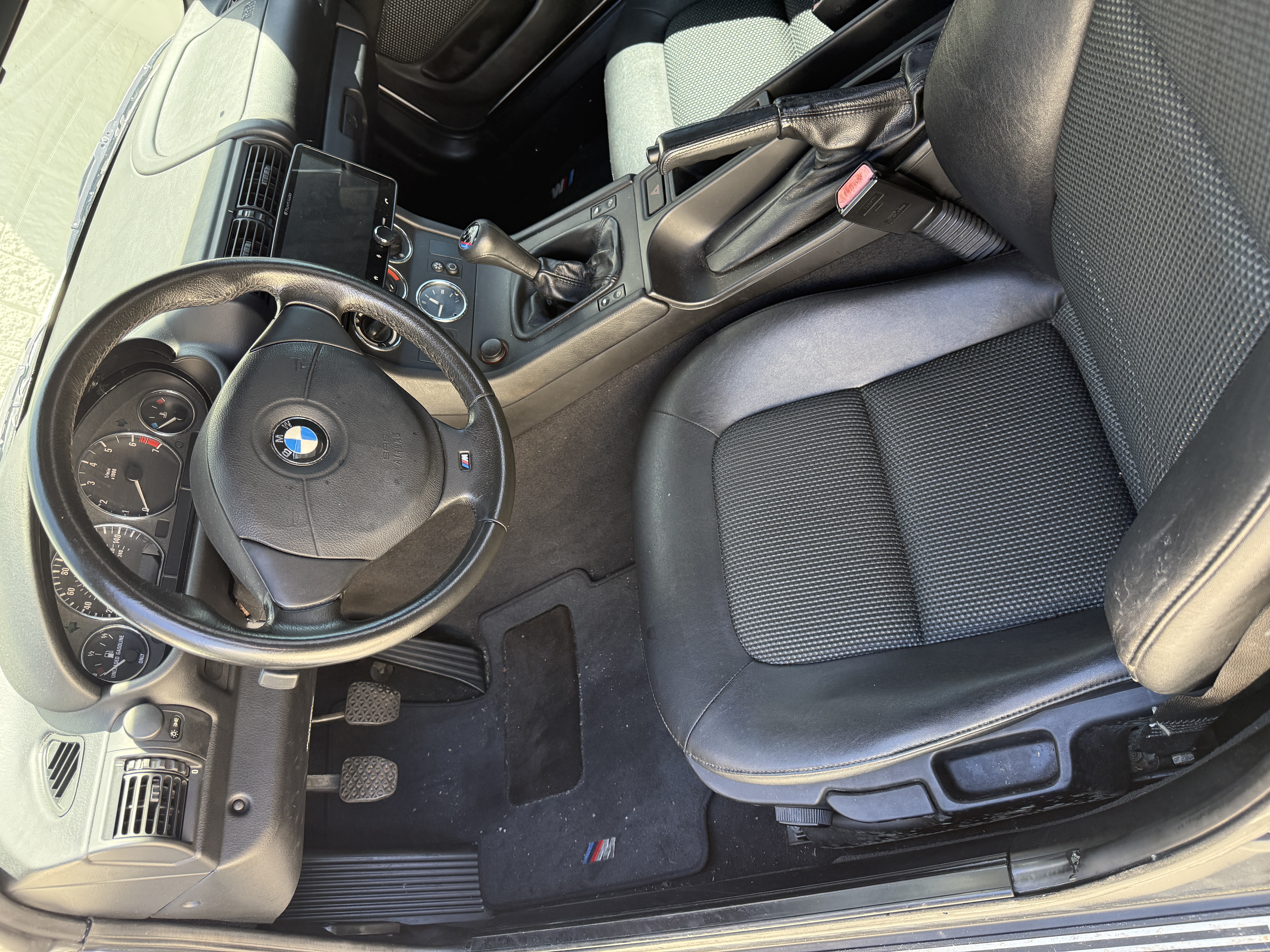 Used 2000 BMW Z3 2.5i RWD image 8