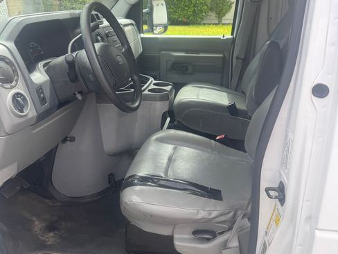 Used 2011 Ford E-150 and Econoline 150 RWD image 11