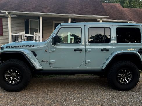 Used 2024 Jeep Wrangler Unlimited Rubicon 392 AWD/4WD image 8