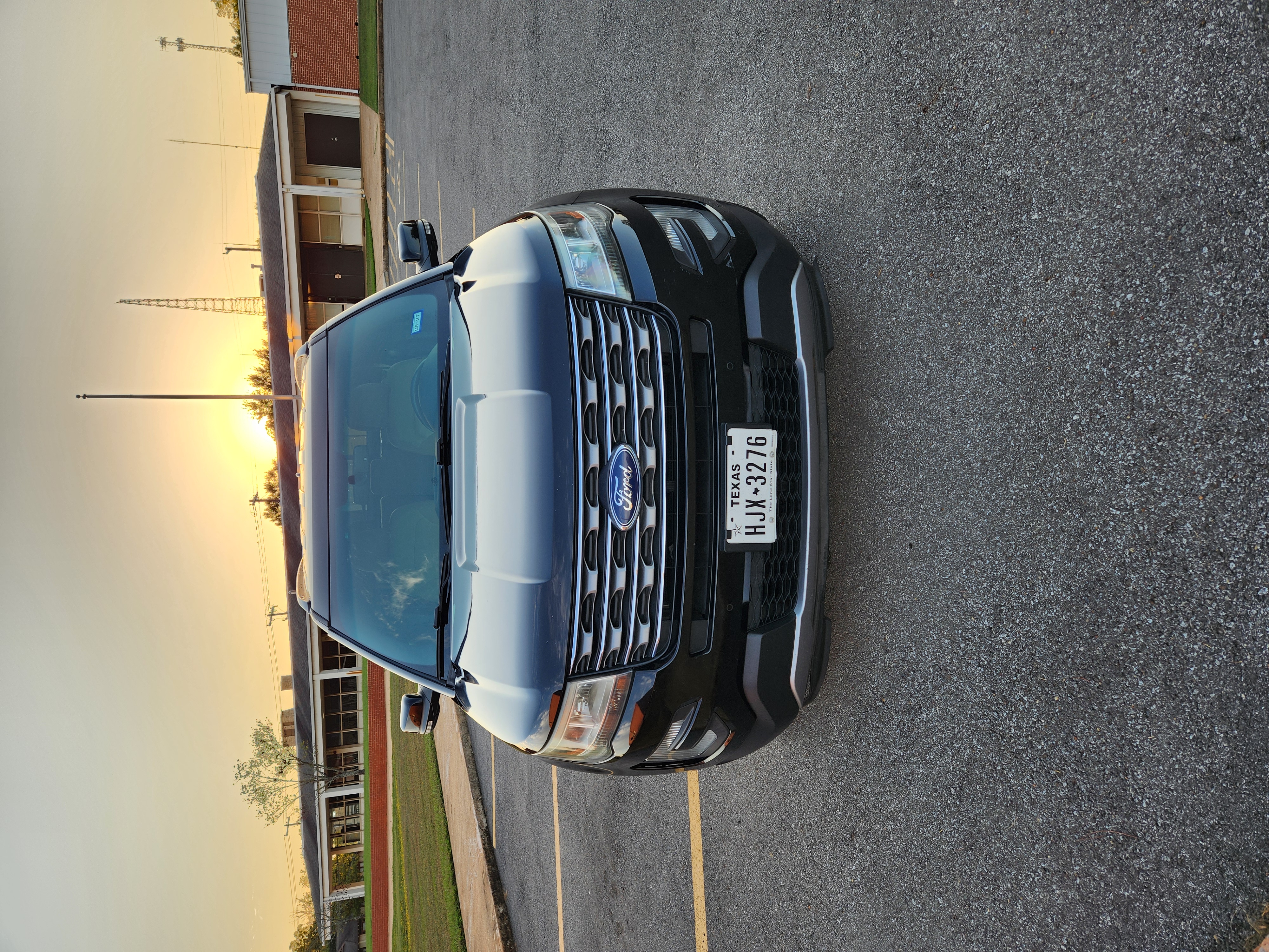Used 2016 Ford Explorer XLT w/ Equipment Group 202A FWD image 17