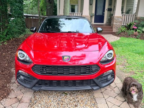 Used 2017 FIAT 124 Spider Abarth RWD image 9