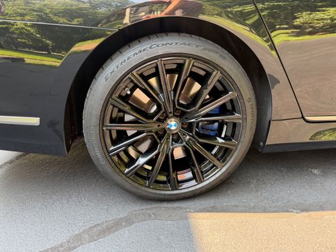 Used 2020 BMW M760i xDrive w/ Luxury Rear Seating Package AWD/4WD image 32