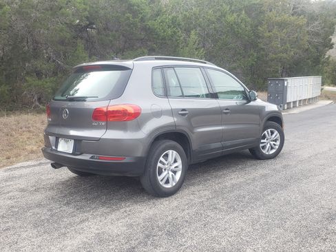 Used 2015 Volkswagen Tiguan S image 6