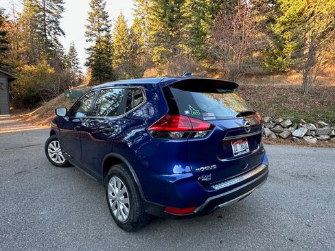 Used 2017 Nissan Rogue S image 10