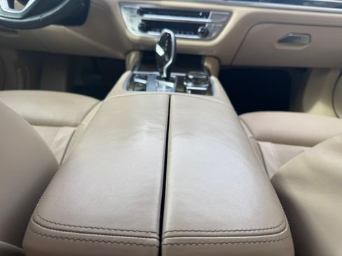 Used 2016 BMW 740i image 23