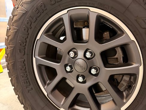 Used 2021 Jeep Gladiator Overland w/ Popular Equipment Package image 14