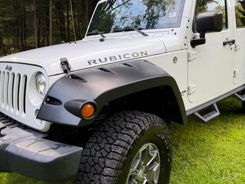 Used 2017 Jeep Wrangler Unlimited Rubicon w/ Dual Top Group image 4