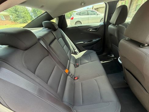 Used 2019 Chevrolet Malibu LT FWD image 9