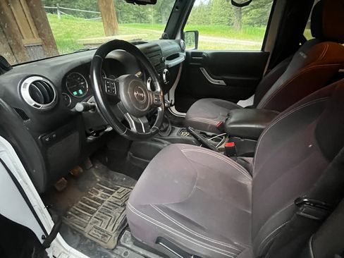 Used 2013 Jeep Wrangler Rubicon w/ PWR Convenience Group AWD/4WD image 13