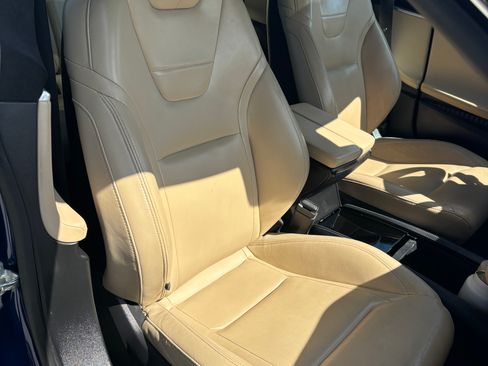 Used 2015 Tesla Model S 90D image 18