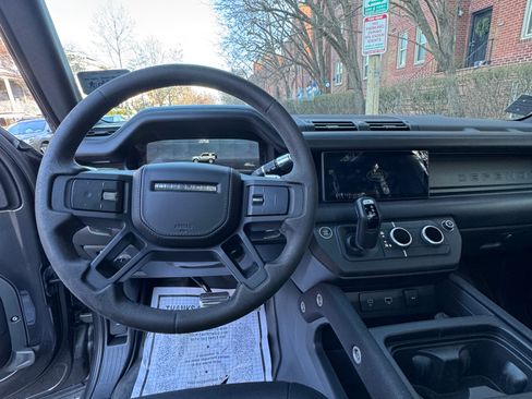 Used 2022 Land Rover Defender 90 Carpathian Edition image 10