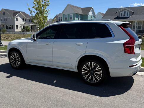 Used 2021 Volvo XC90 T5 Momentum w/ Protection Package AWD/4WD image 2