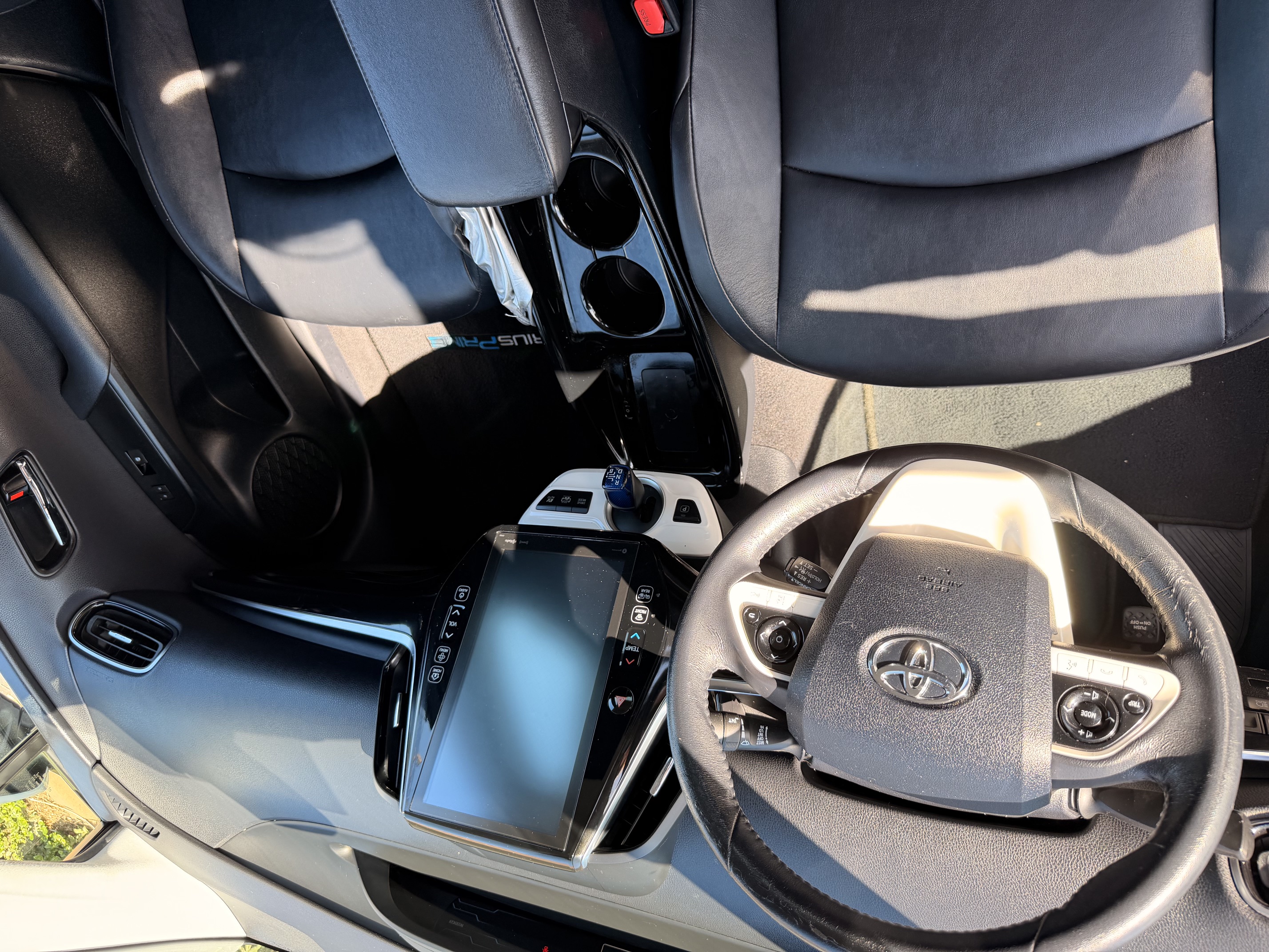 Used 2017 Toyota Prius Prime Premium w/ Carpet Mat Package FWD image 11