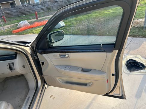 Used 2008 Cadillac DTS image 23