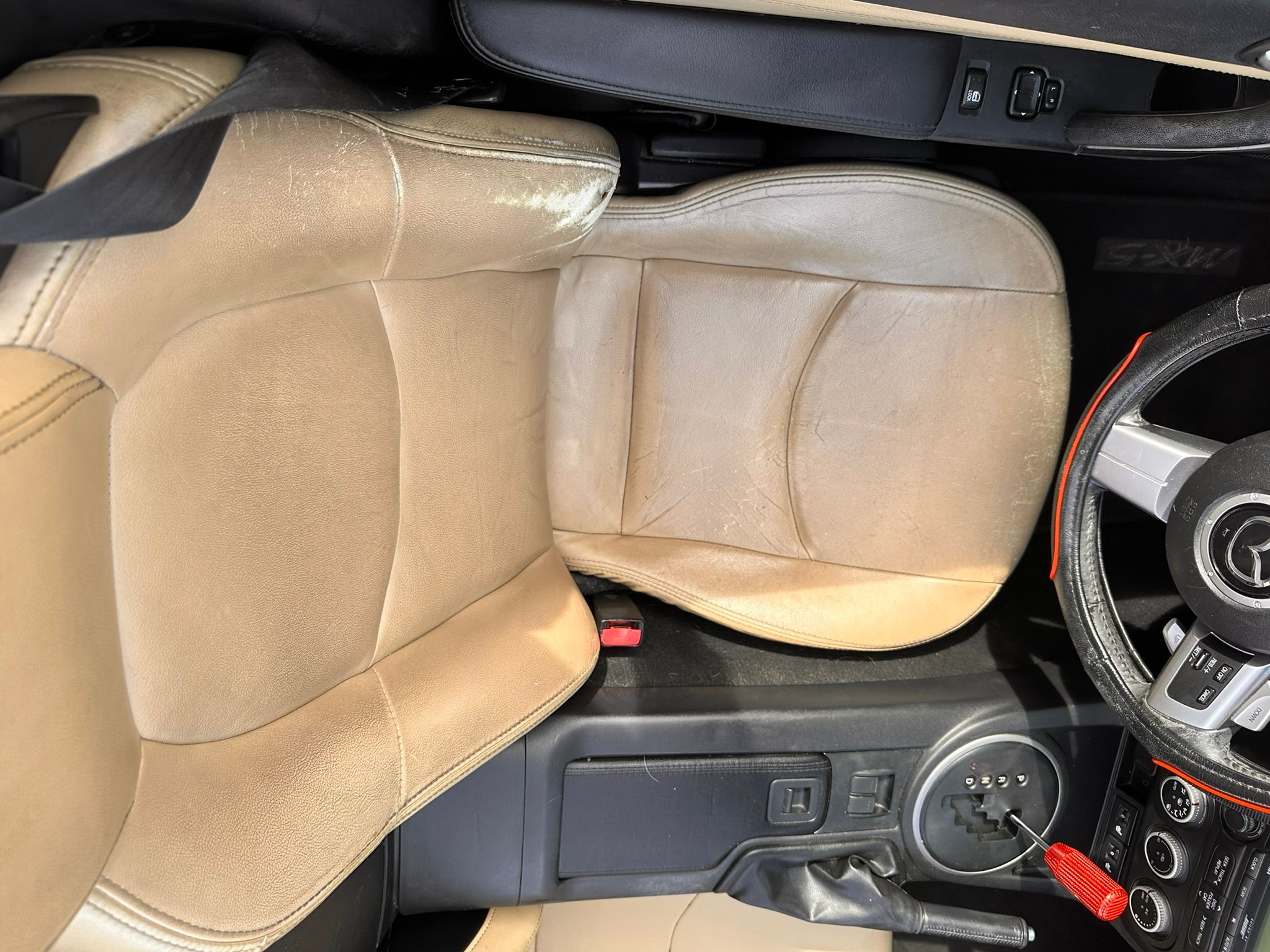 Used 2011 MAZDA MX-5 Miata Grand Touring w/ Premium Pkg RWD image 24