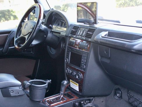 Used 2011 Mercedes-Benz G 550 G 550 4MATIC Sport Utility 4D image 29