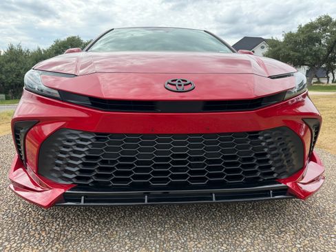 Used 2025 Toyota Camry SE FWD image 10