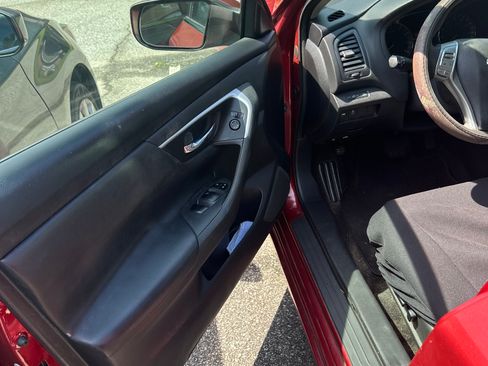 Used 2016 Nissan Altima 2.5 S w/ Power Driver Seat Package FWD image 14