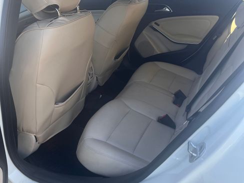 Used 2018 Mercedes-Benz GLA 250 4MATIC image 9