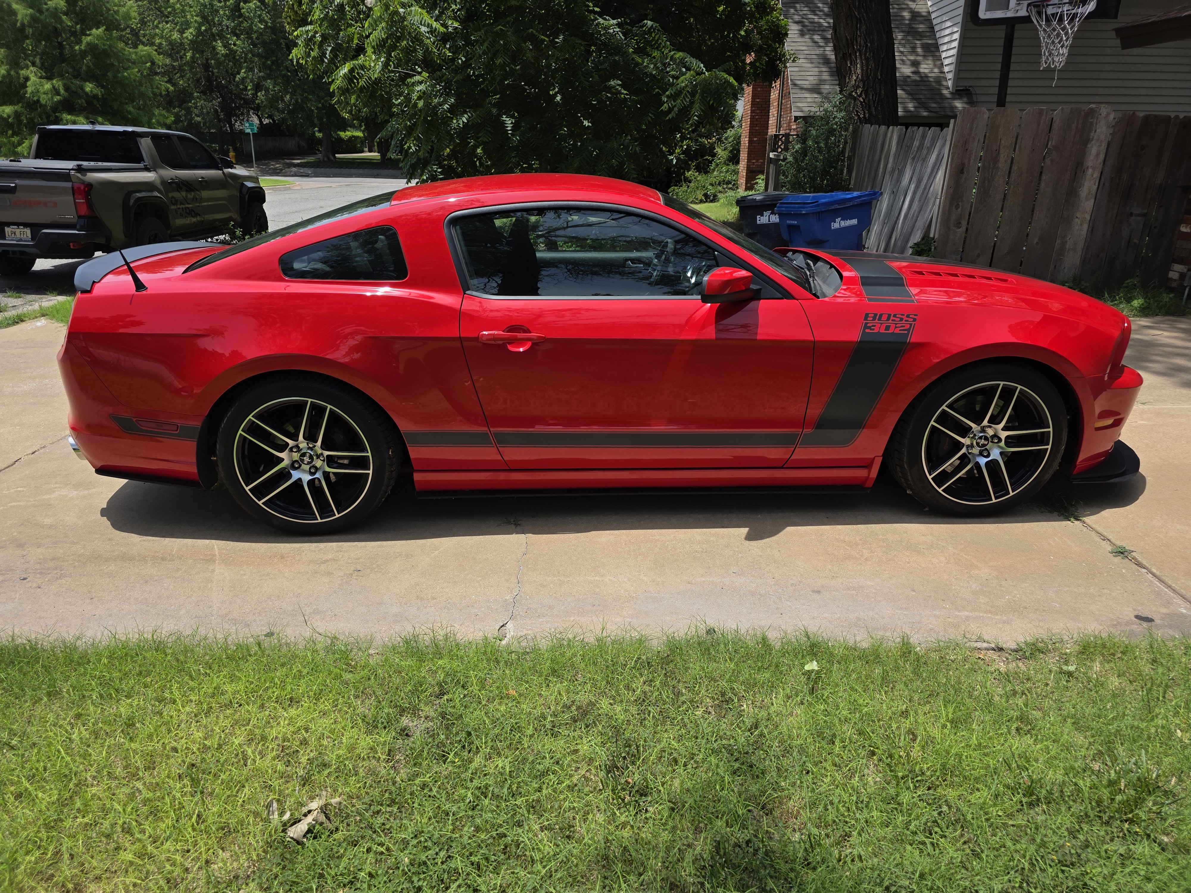 Used 2013 Ford Mustang Boss 302 w/ Boss 302 Accessory Pkg RWD image 6