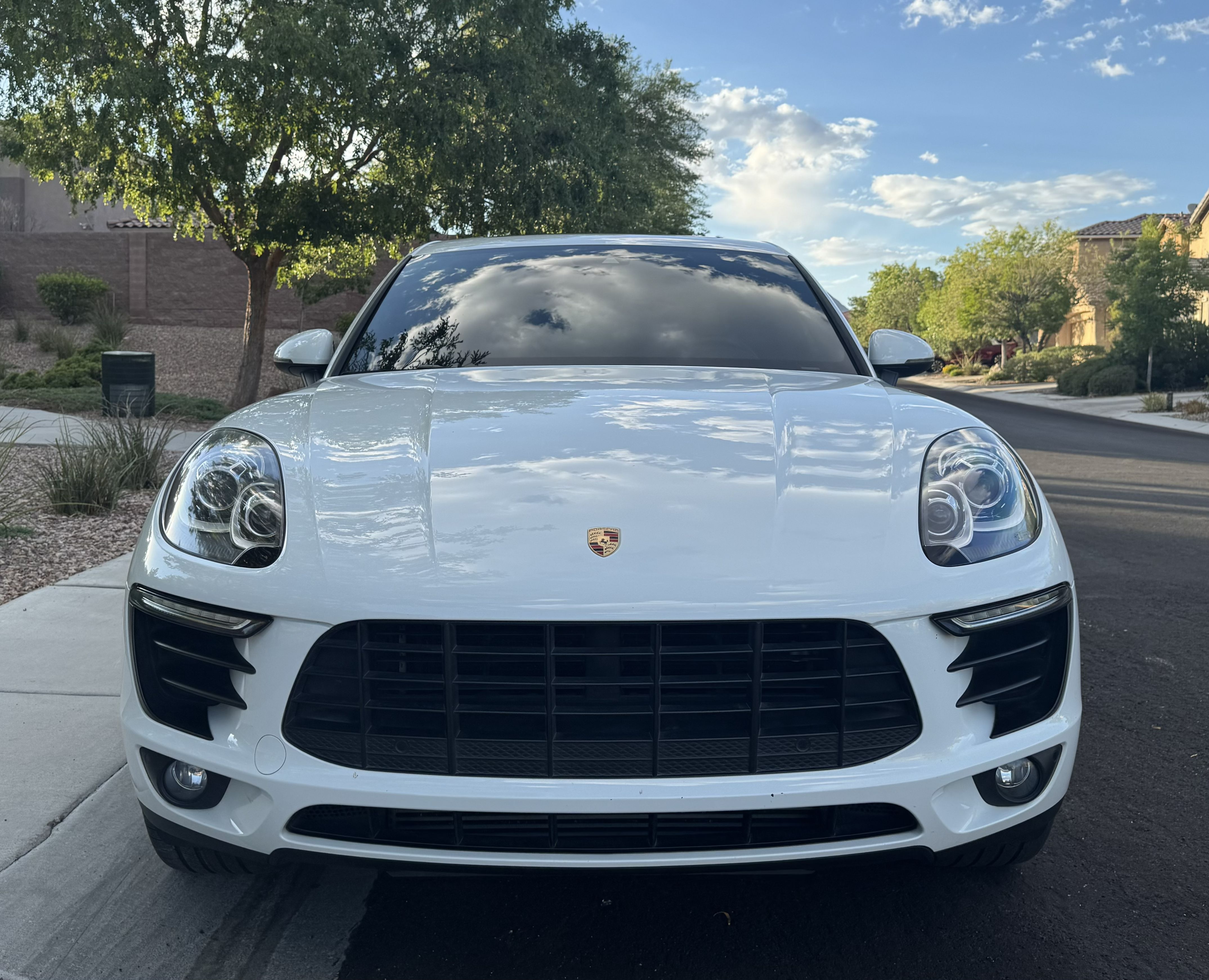 Used 2018 Porsche Macan Sport Edition AWD/4WD image 2