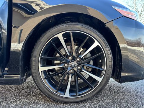 Used 2018 Toyota Camry XSE image 18