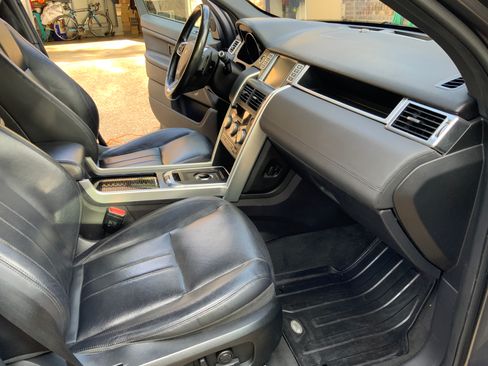 Used 2017 Land Rover Discovery Sport HSE image 27