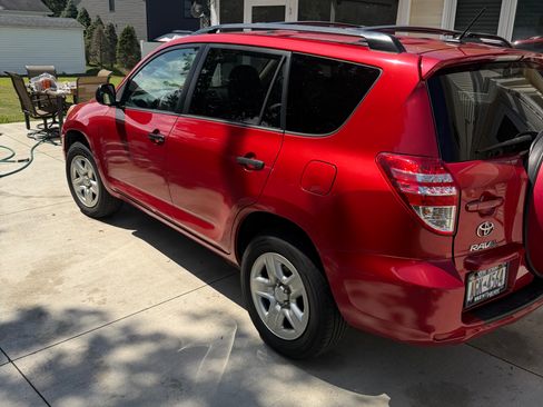 Used 2012 Toyota RAV4 4WD w/ Value Pkg image 4