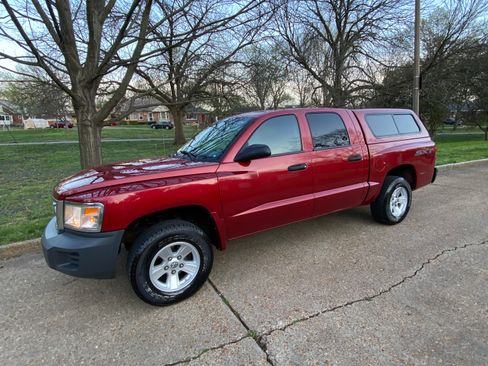 Used 2008 Dodge Dakota SXT image 1